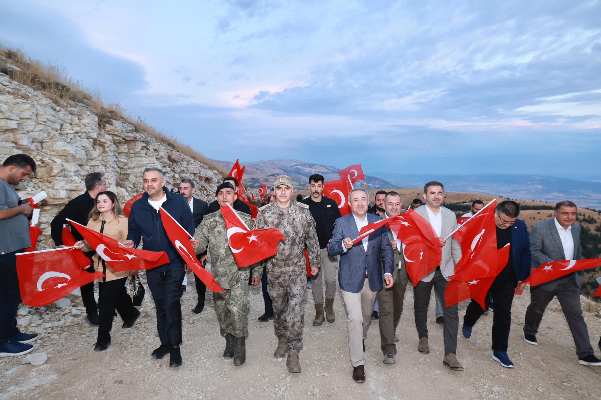 bayrak-2.jpeg
