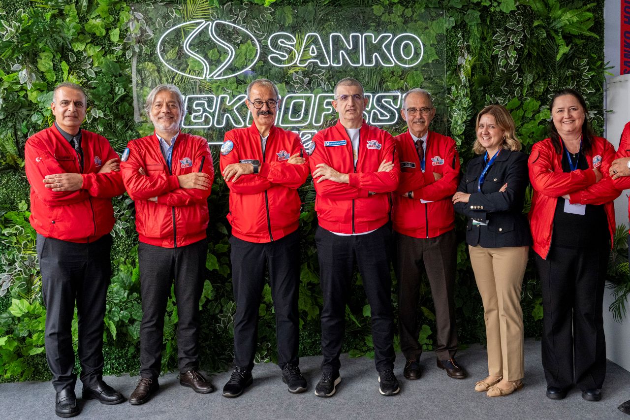 selcuk-bayraktar-ve-haluk-bayraktardan-sankoya-ziyaret-2.jpg