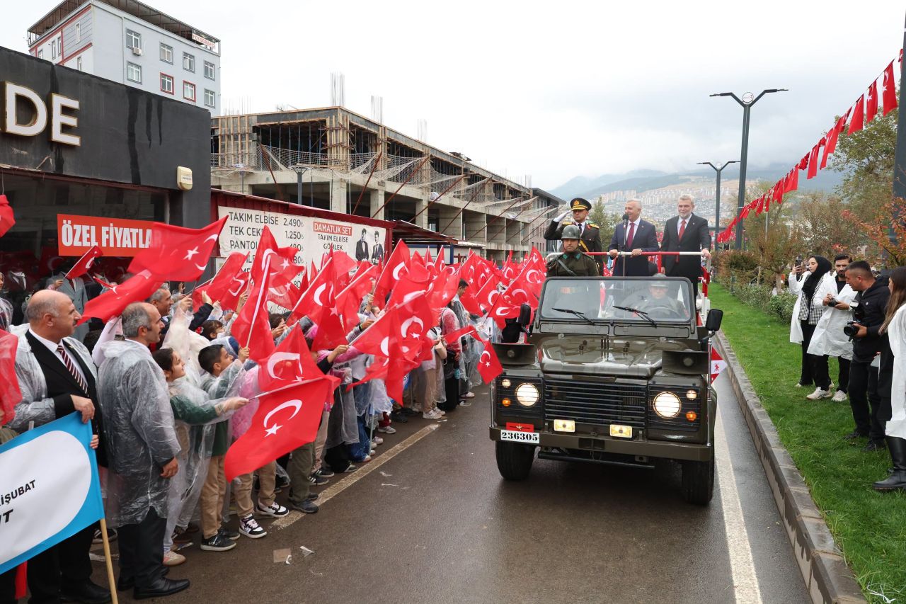 cumhuriyet-bayrami-vali-1.jpg