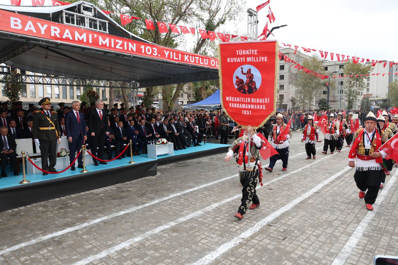 cumhuriyet-bayrami-vali-11.jpg